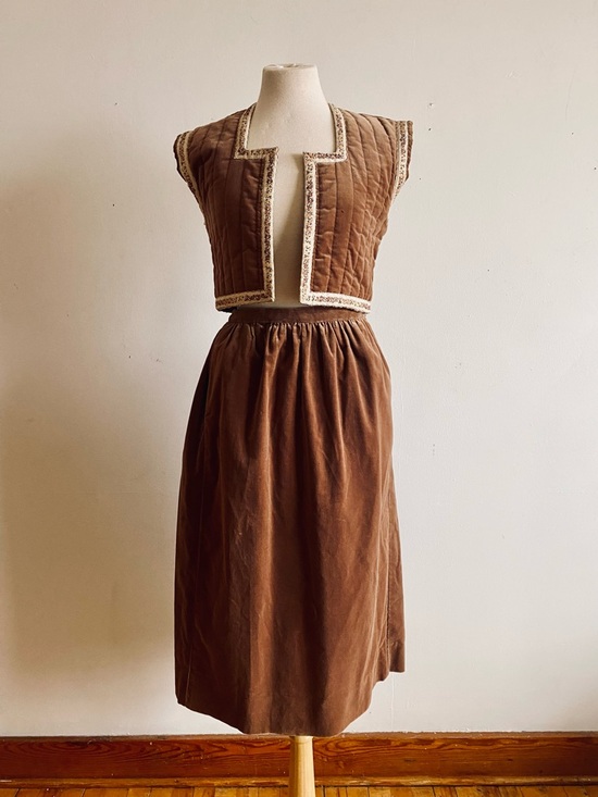 Suttles & Seawinds Dresses & Skirts - Vintage Suttles & Seawinds Skirt Vest Set Autumnal Paisley Vicki Lynn Bardon XS